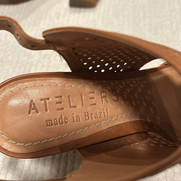 Ateliers Camel Block Heel Sandal
Size 36 - Picture 5 of 7